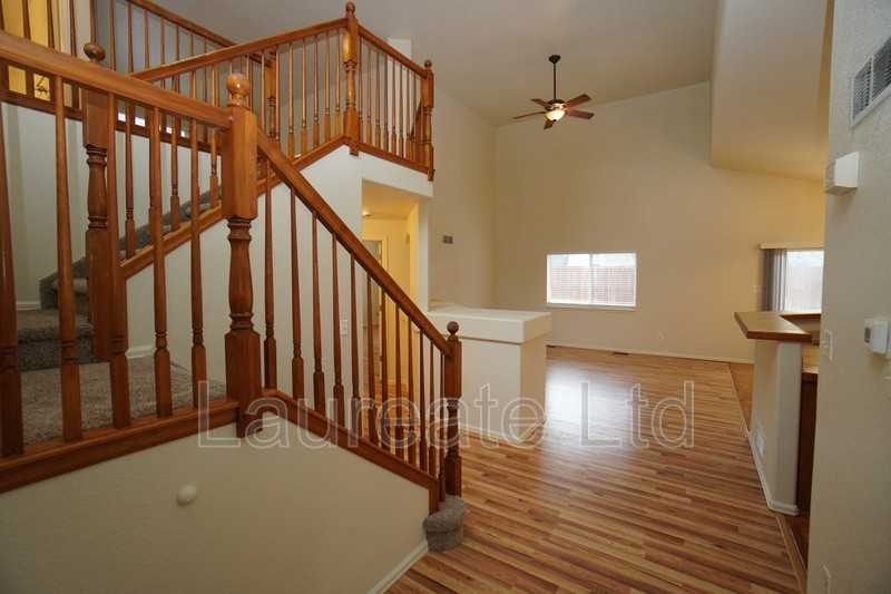 10027 Idalia St - Photo 2 of 29