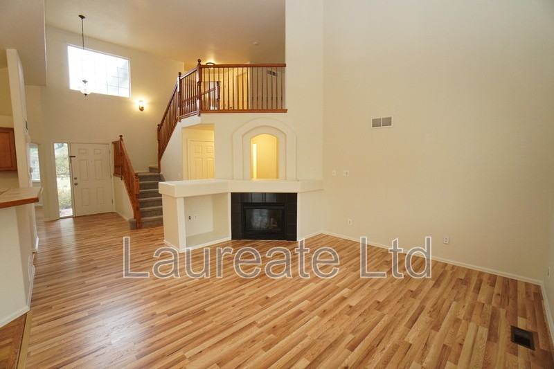 10027 Idalia St - Photo 4 of 29