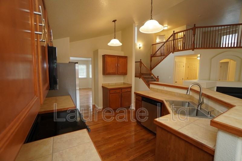 10027 Idalia St - Photo 6 of 29