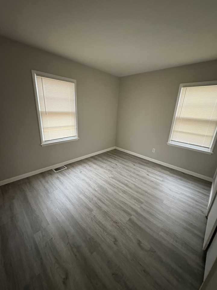 2822 West Antoinette Street - Photo 5 of 13