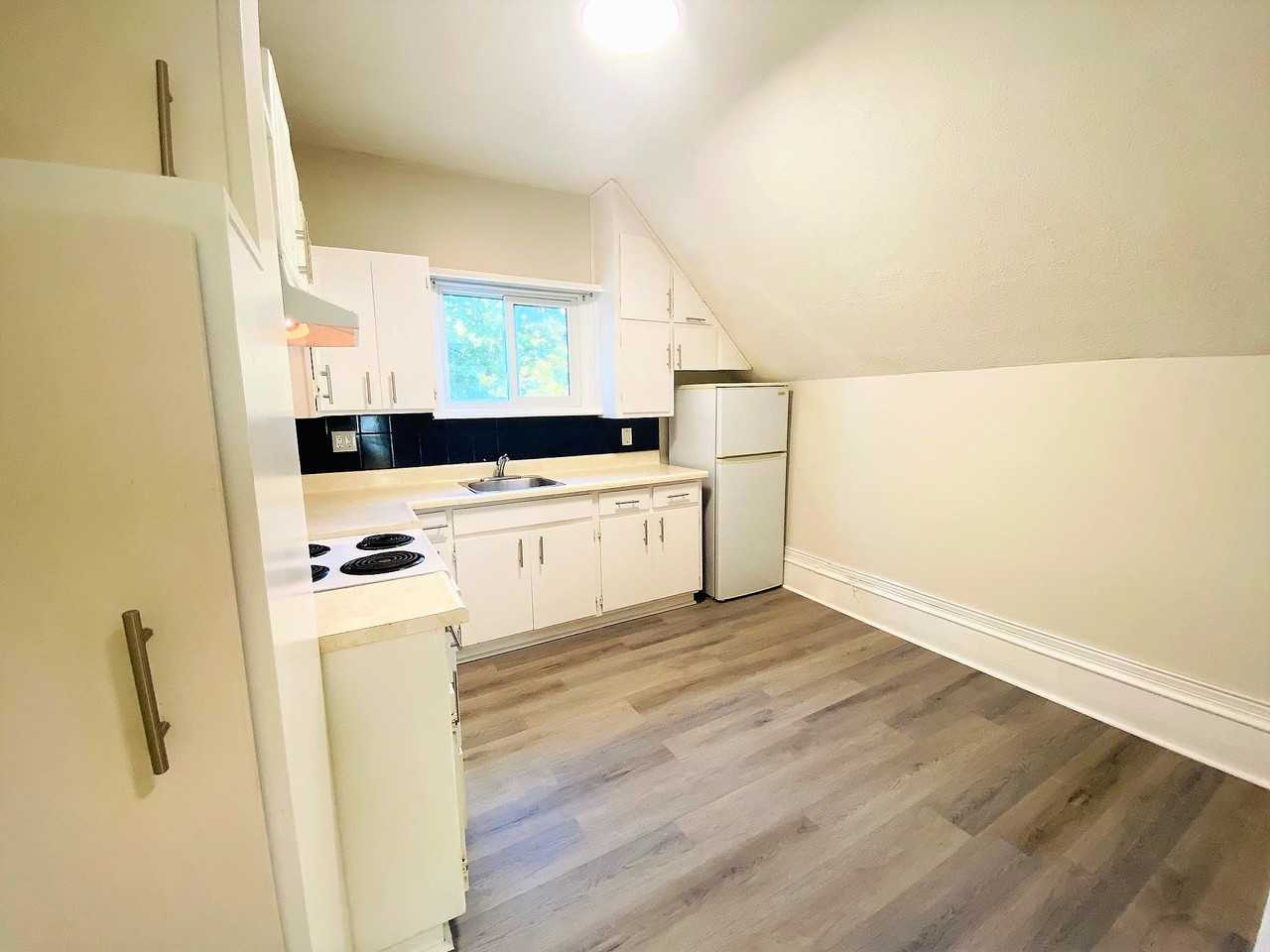 218 Front Street - Photo 6 of 23