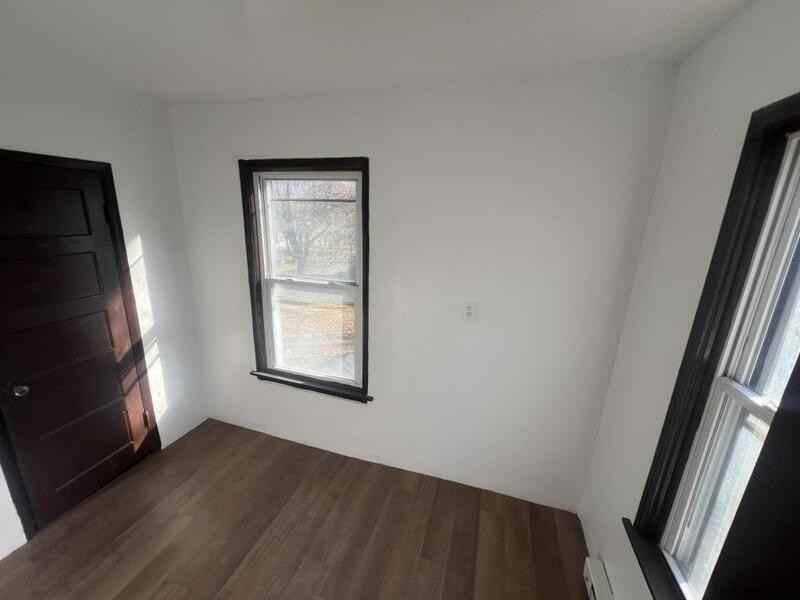 213 Flint St - Photo 3 of 8