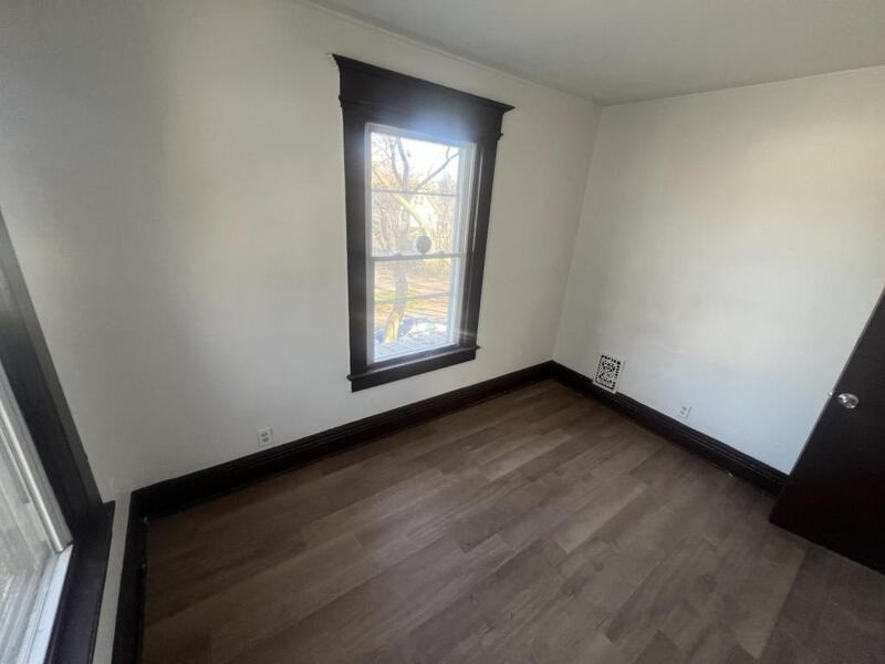 213 Flint St - Photo 6 of 8