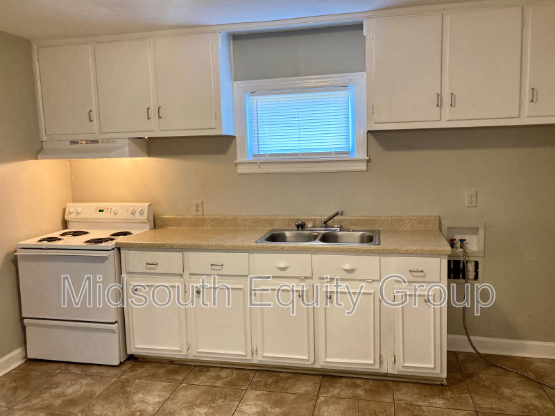 54 Monroe Ave - Photo 4 of 15