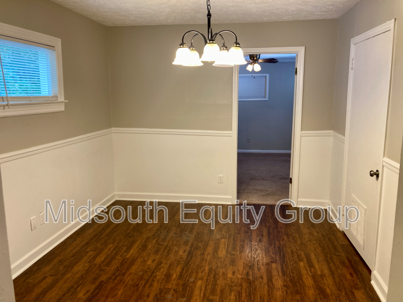 54 Monroe Ave - Photo 5 of 15