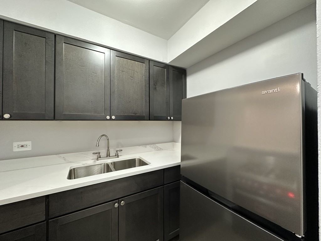 1040 West Hollywood Avenue #224 - Photo 3 of 21