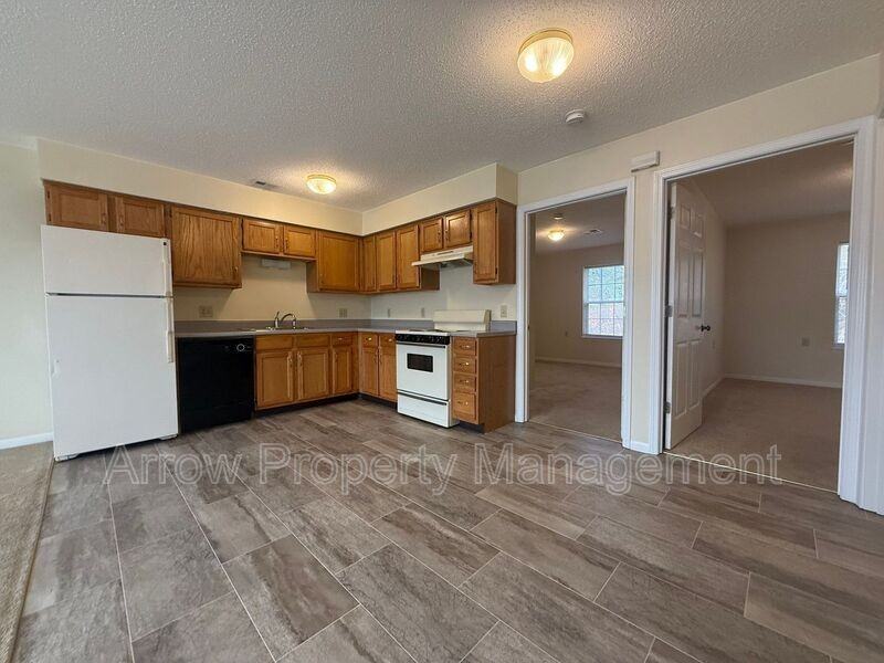 1015 West 14th Street - Photo 2 of 11