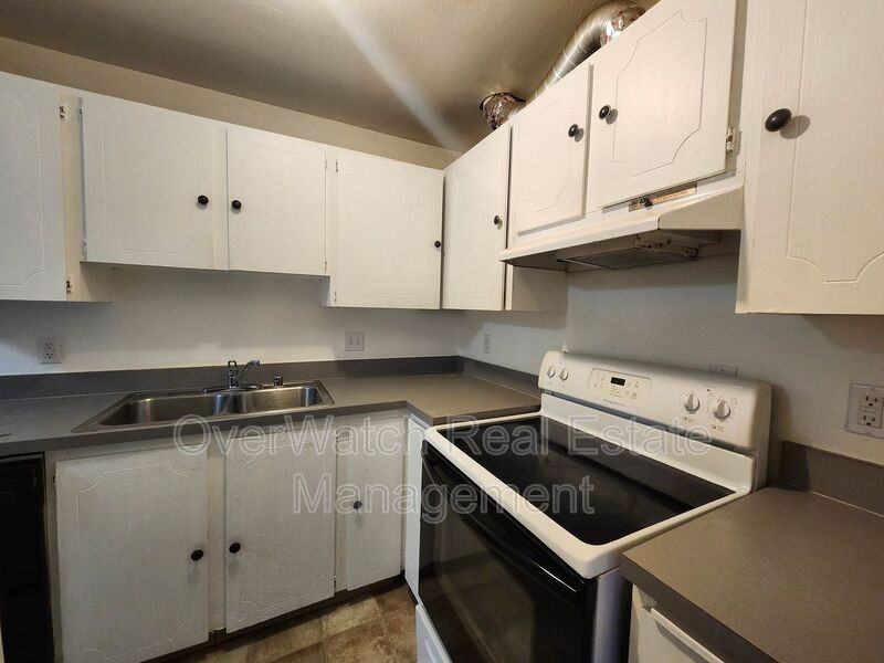 177 Micheal Ct #6 - Photo 3 of 7