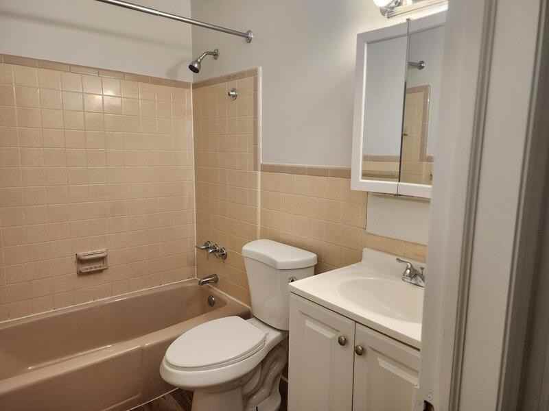 11 Alexander Dr #10 - Photo 4 of 7