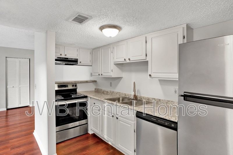 10825 Key Haven Blvd #707 - Photo 6 of 25