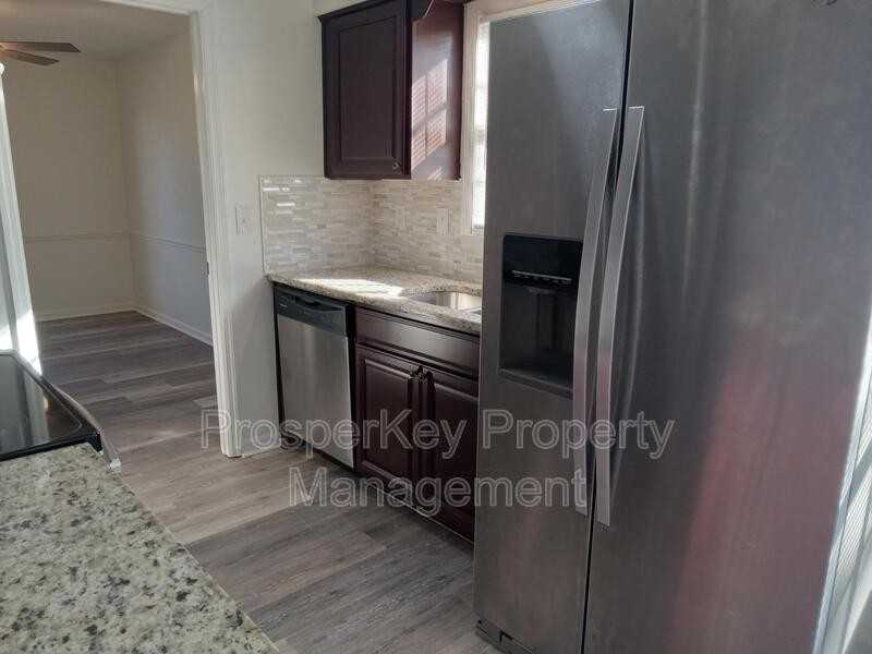 137 Sycamore Ct - Photo 3 of 19