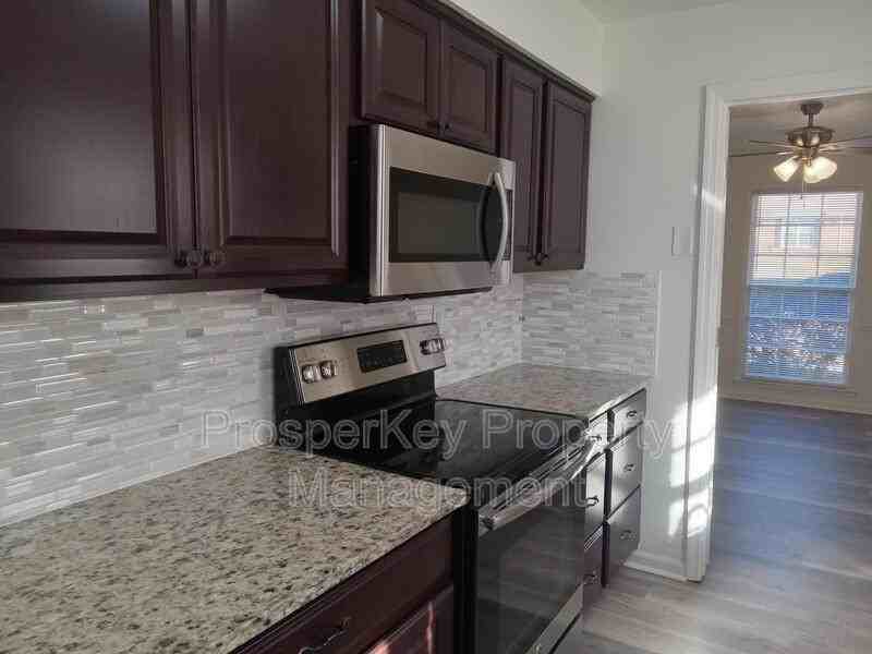 137 Sycamore Ct - Photo 4 of 19