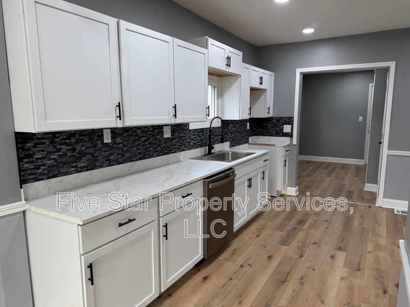 1513 E Edwards St - Photo 6 of 10