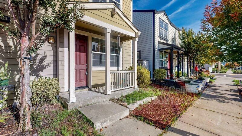 2638 N Village Dr - Photo 5 of 49