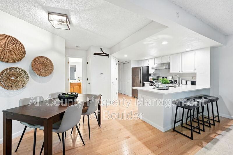 5920 Gunbarrel Ave #D - Photo 5 of 14