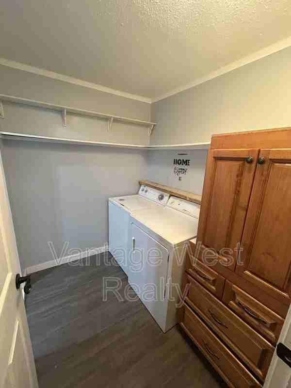 2417 Apollo Road - Photo 6 of 10