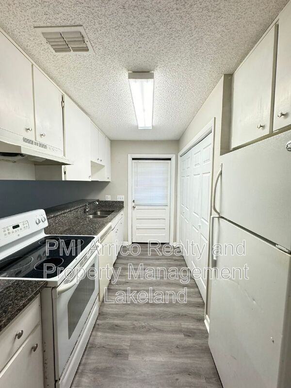 3545 Raintree Way - Photo 4 of 15