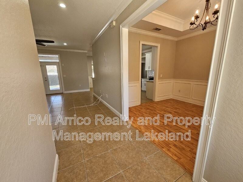 1930 Saddlewood Court - Photo 2 of 32