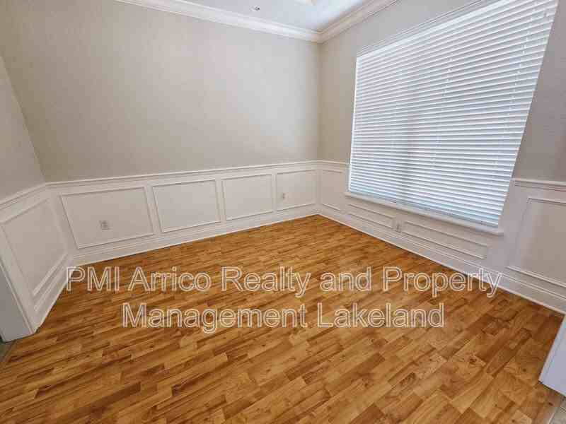 1930 Saddlewood Court - Photo 4 of 32