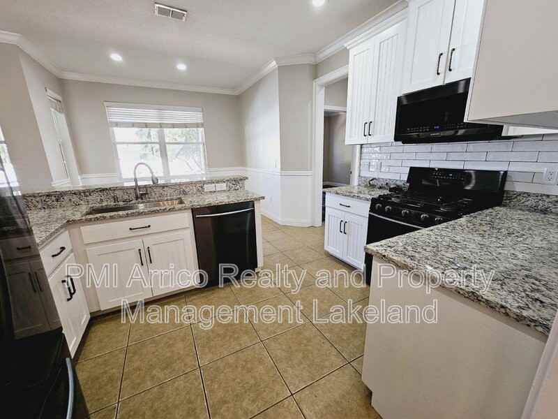 1930 Saddlewood Court - Photo 5 of 32