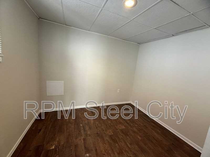 927 E 1st St - Photo 6 of 31