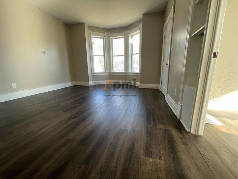 424 E 10th St #1 - Photo 2 of 14