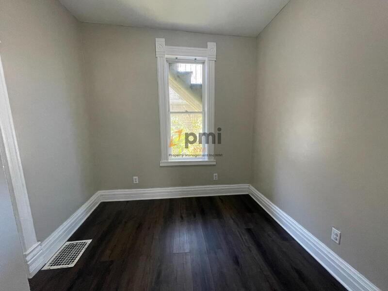 424 E 10th St #1 - Photo 7 of 14