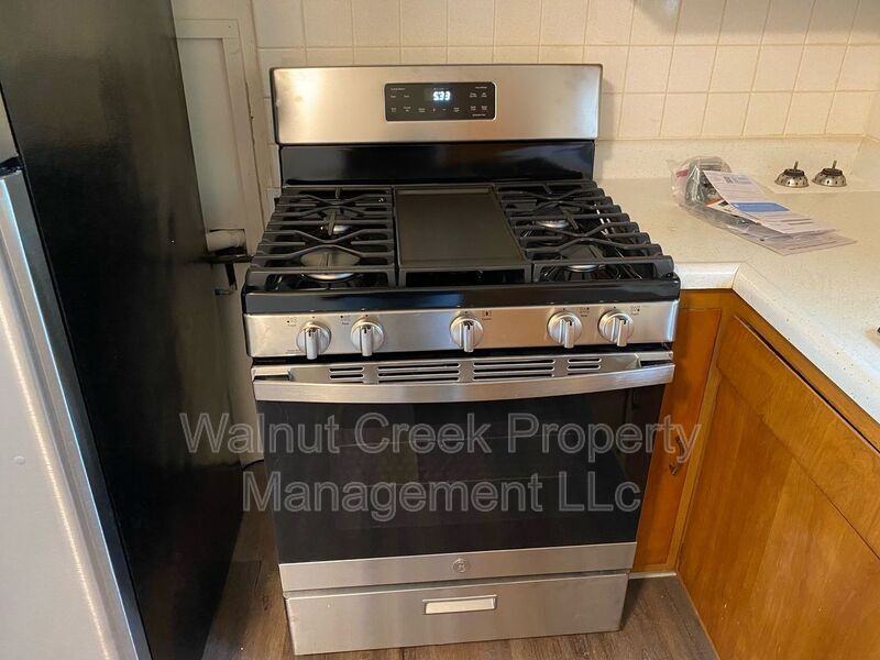 780 Oberlin Rd #A8 - Photo 3 of 27