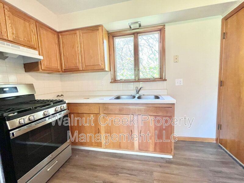 780 Oberlin Rd #A8 - Photo 5 of 27