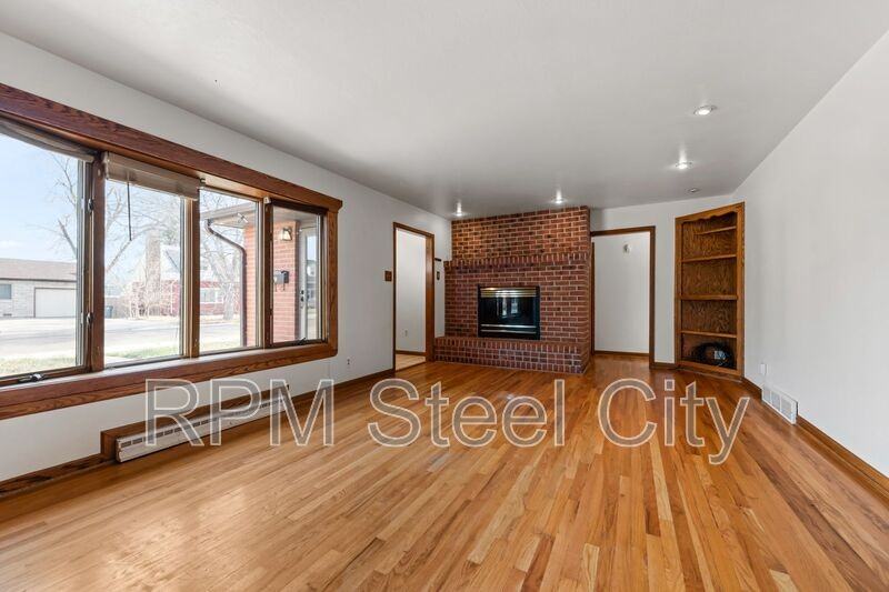 1529 Alexander Cir - Photo 5 of 39