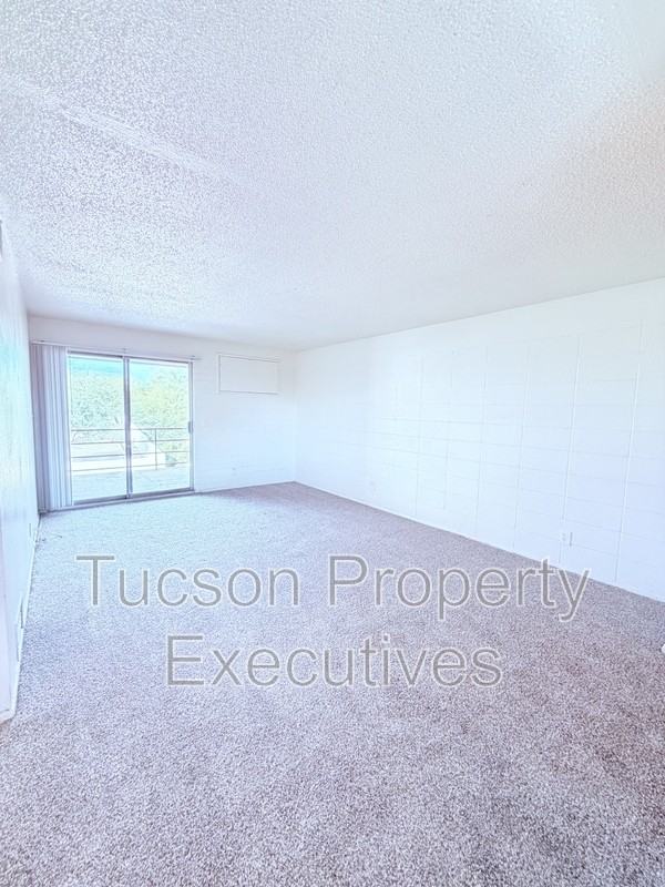5770 E 10th St - Photo 3 of 24