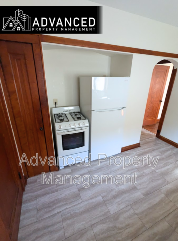 3725 South Clement Avenue - Photo 3 of 10