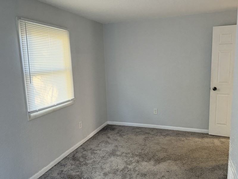 312 Salem St - Photo 2 of 18