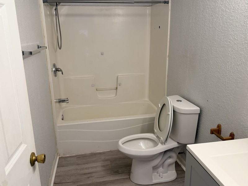 312 Salem St - Photo 4 of 18