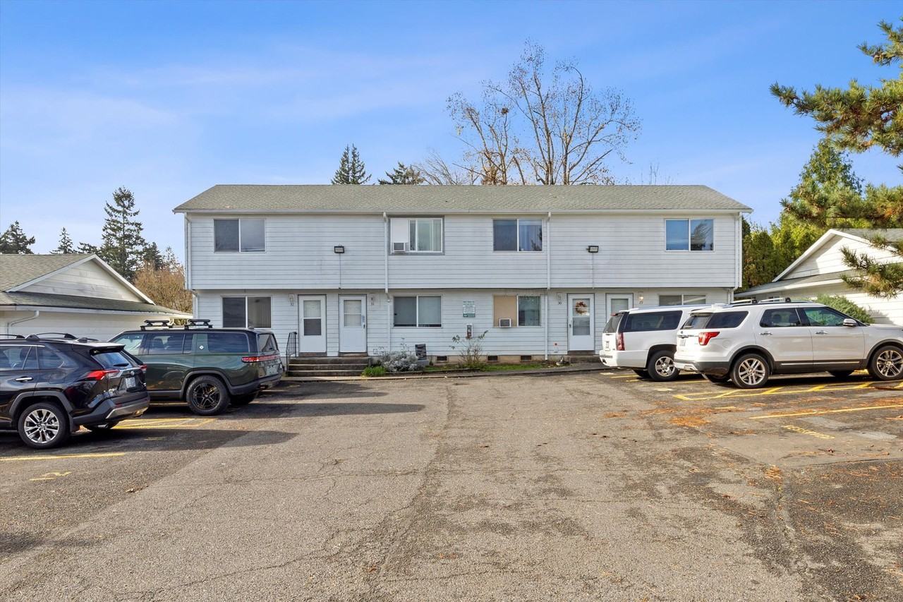 Lincoln Court - Photo 6 of 50