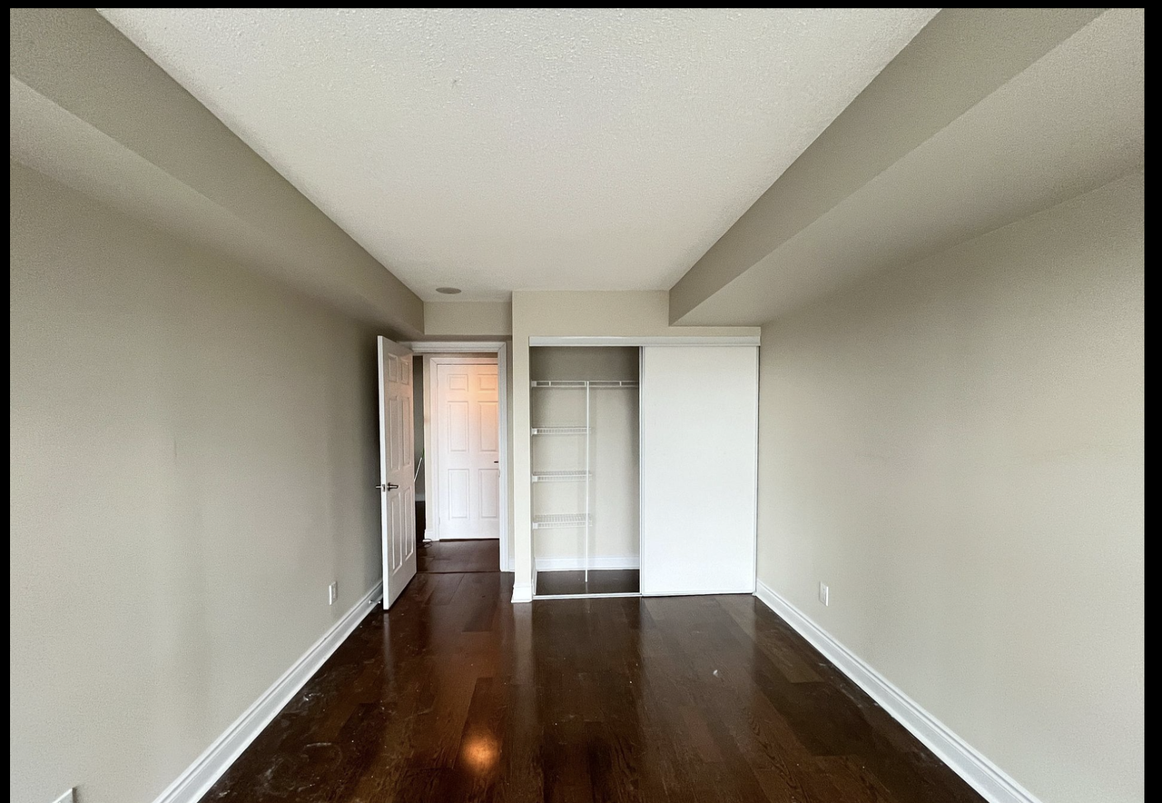 763 Bay Street - Photo 3 of 8