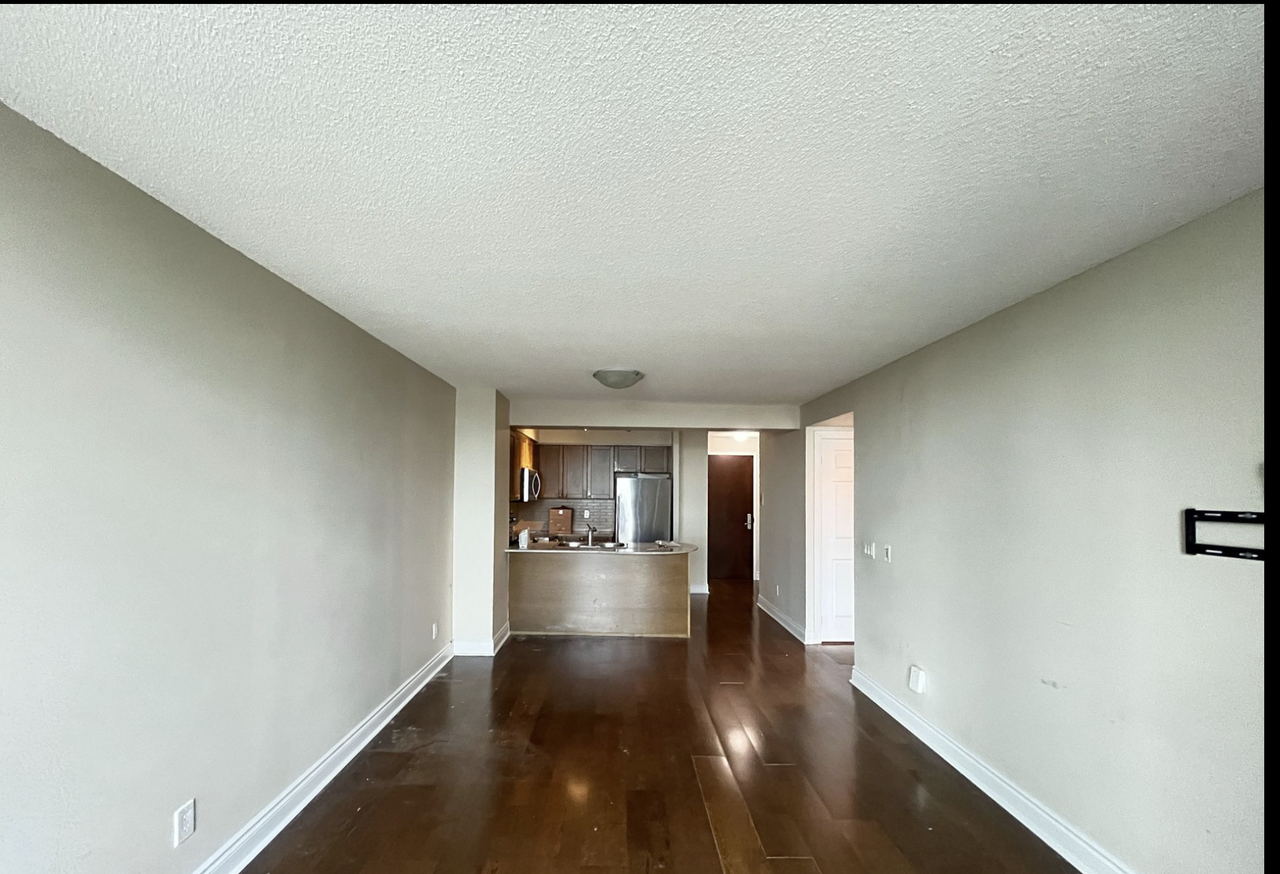 763 Bay Street - Photo 4 of 8