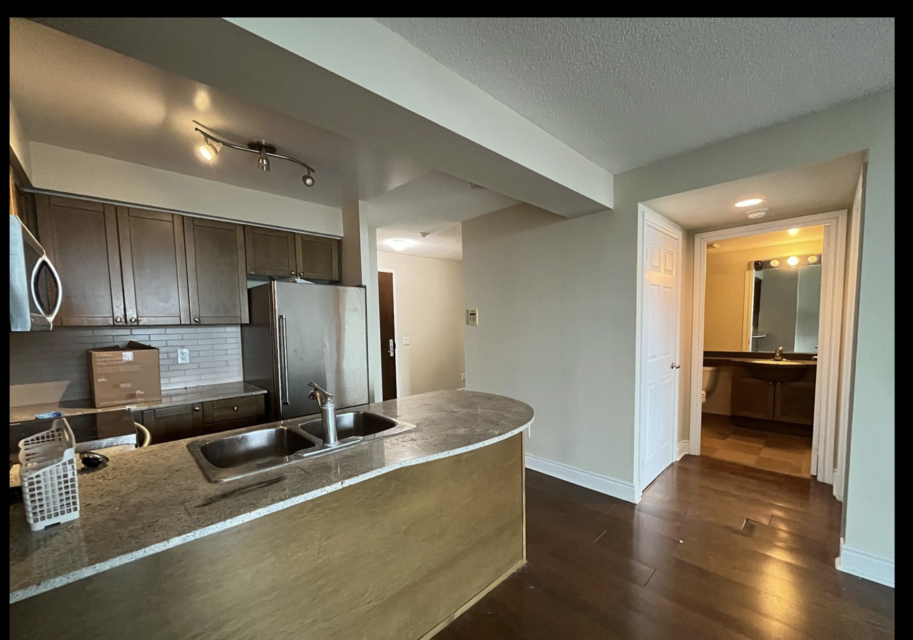 763 Bay Street - Photo 5 of 8