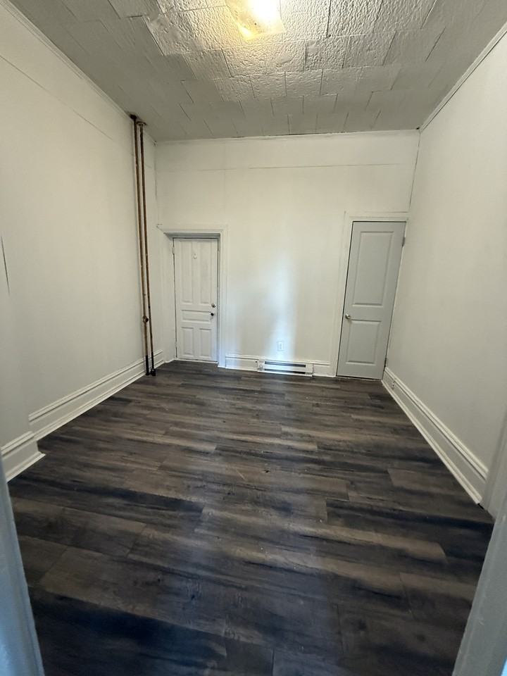 347 South George Street - Photo 2 of 6