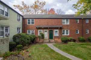 featured image of 1605 North Wood Avenue #E1