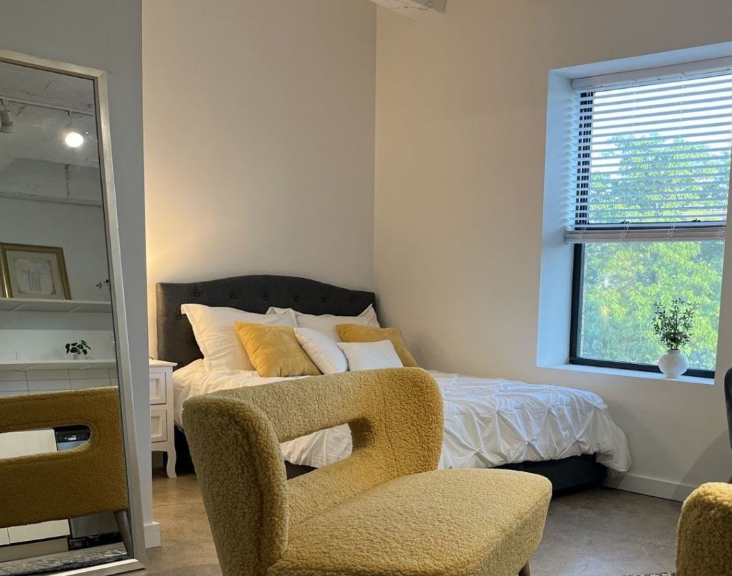 N Kenmore Ave & W Lawrence Ave - Photo 5 of 9