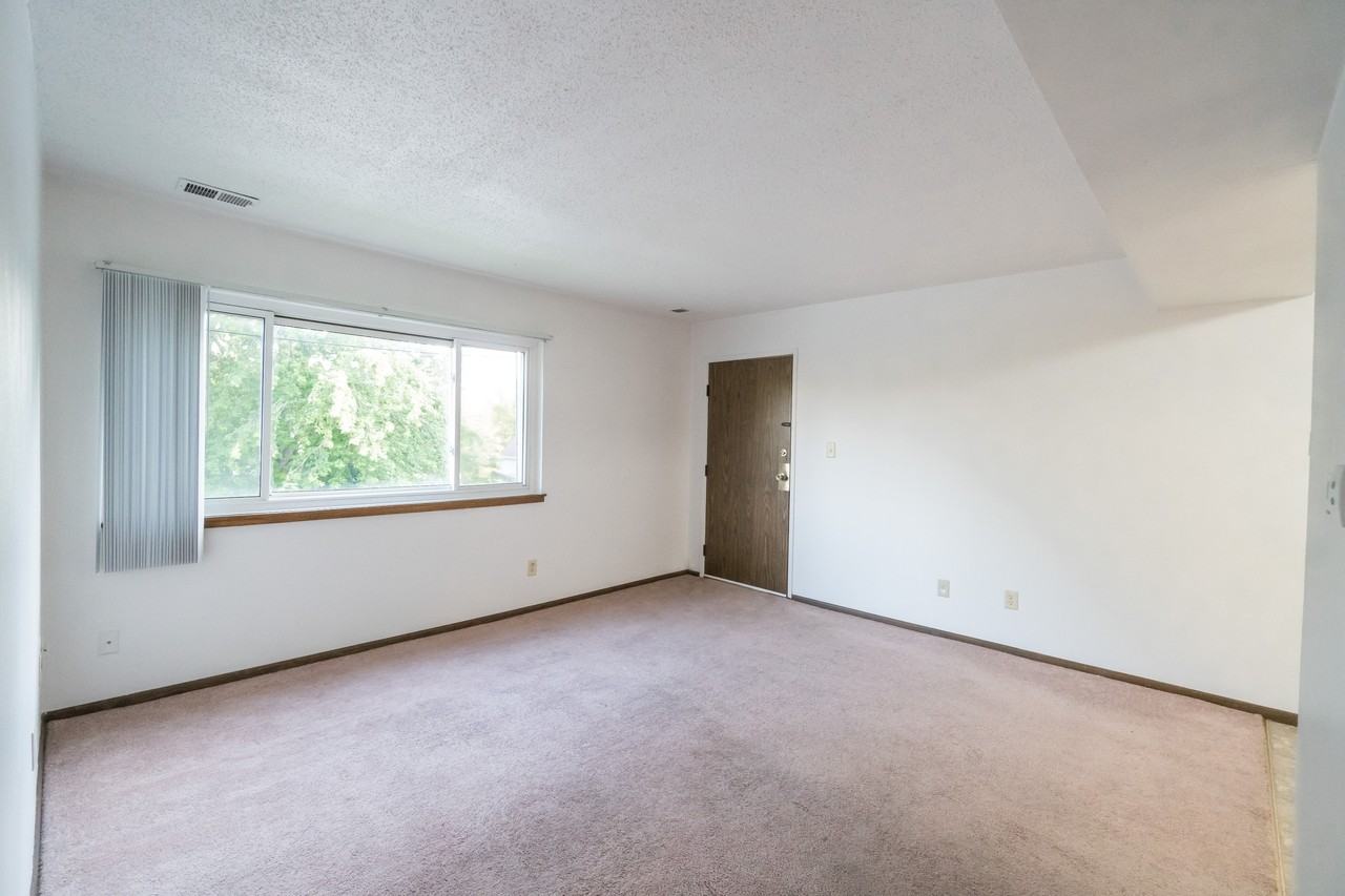 W 4th St 2220 - Photo 3 of 19