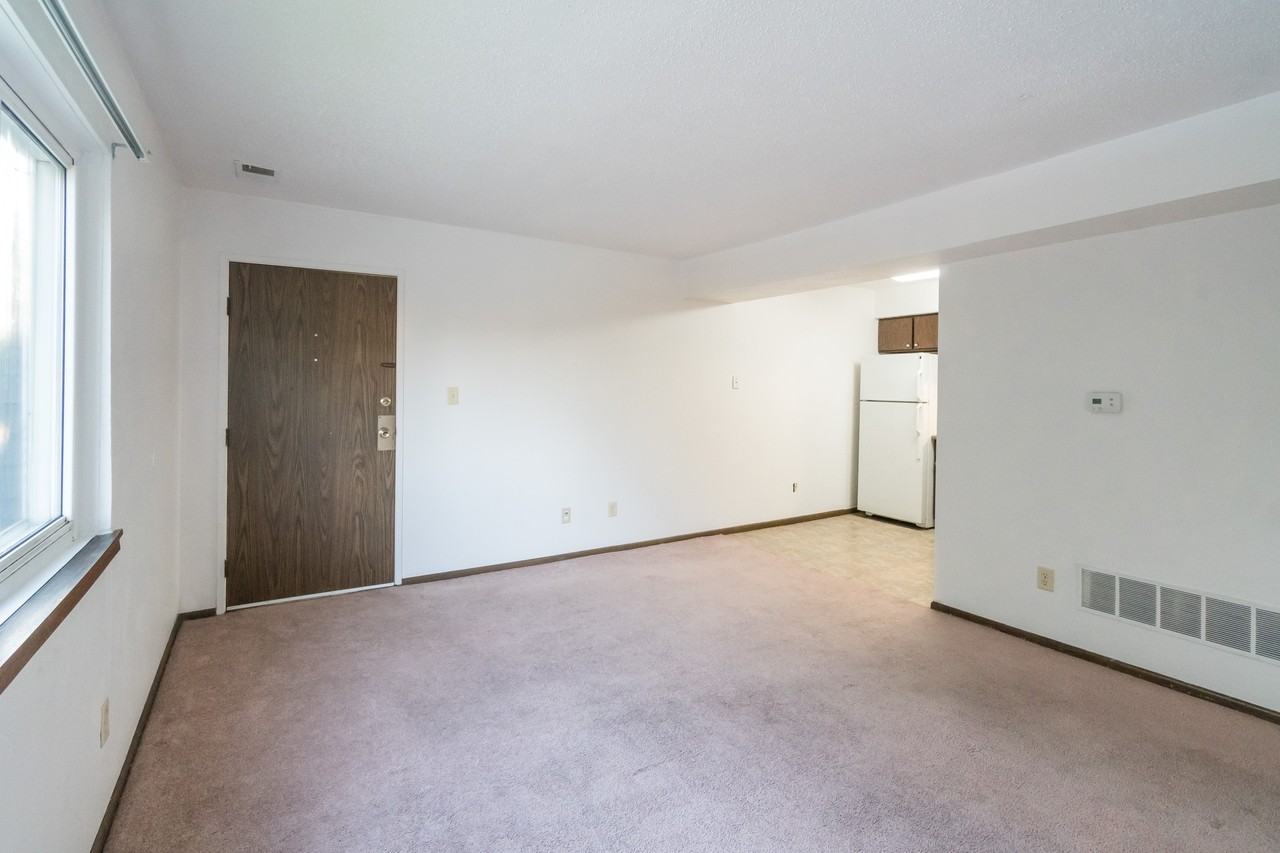 W 4th St 2220 - Photo 4 of 19