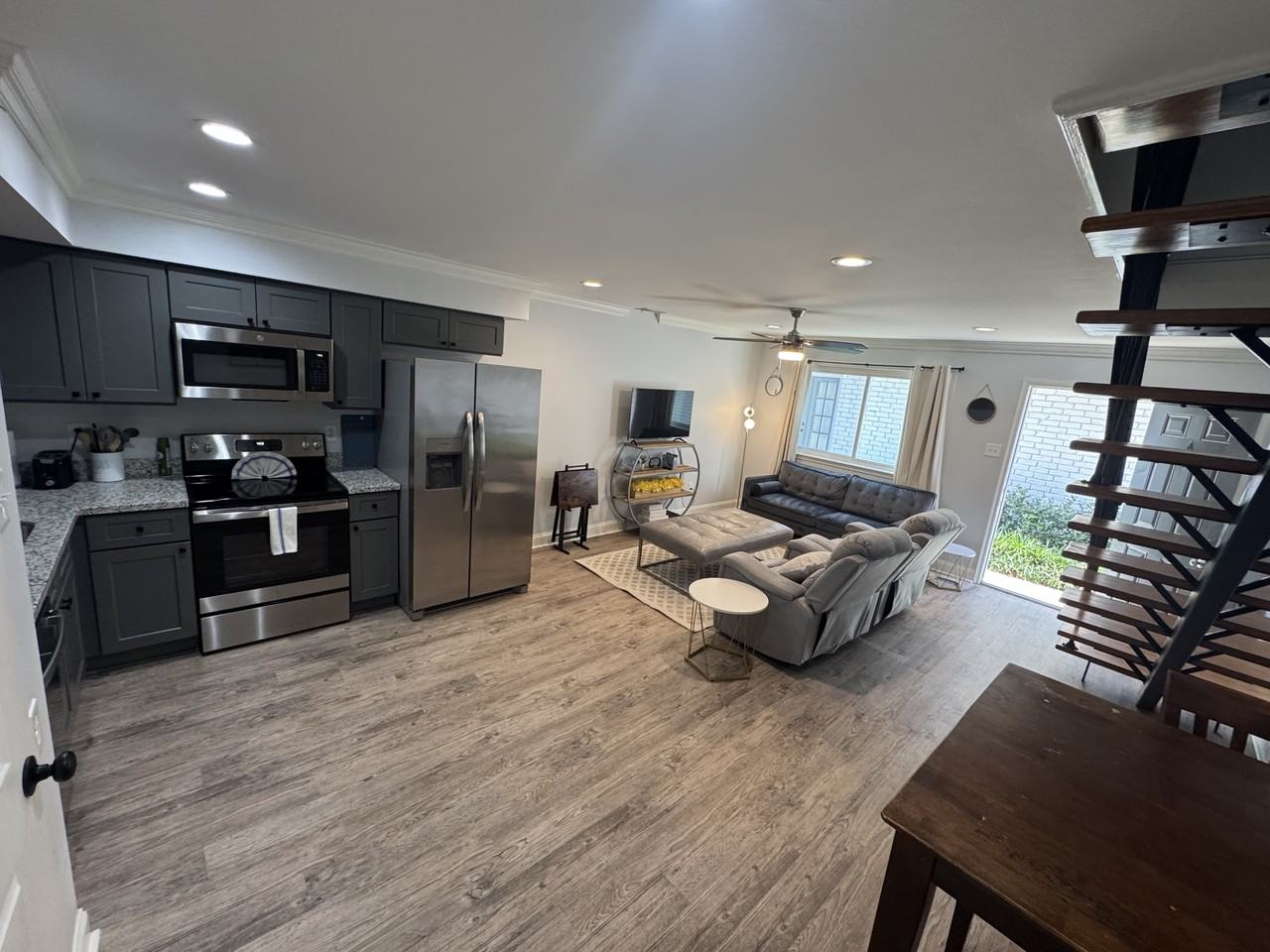 2413 Houma Boulevard - Photo 5 of 17