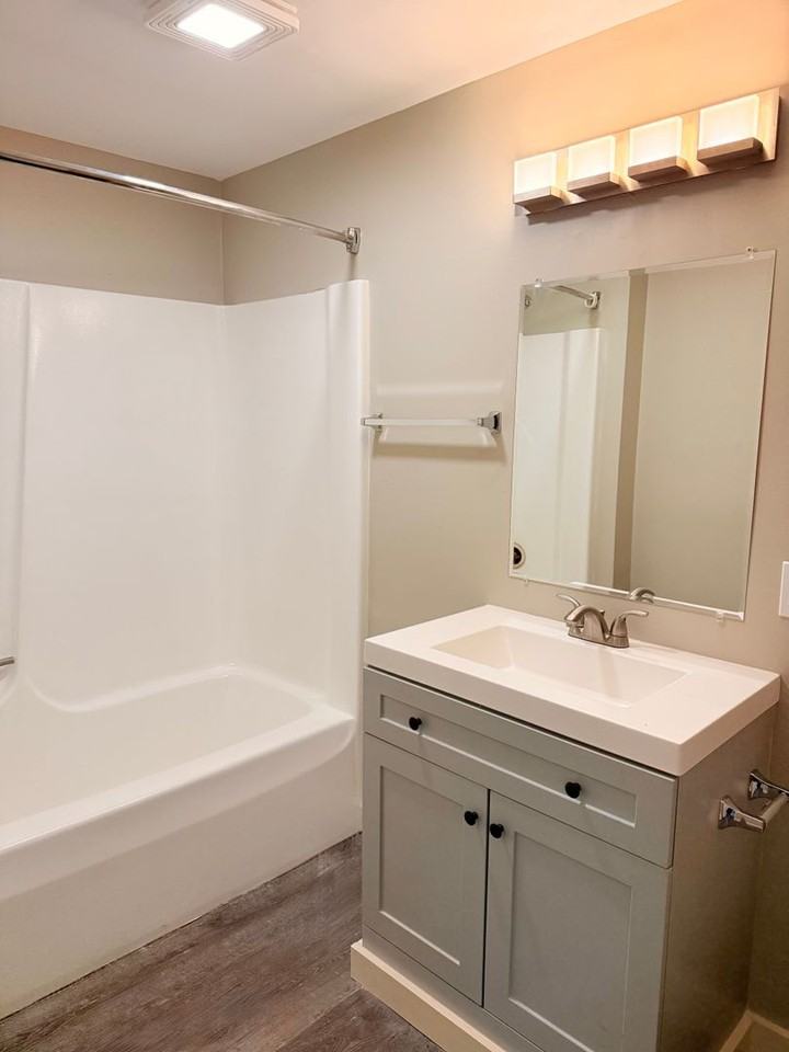 Pet-friendly Apartments for Rent in Hartford, VT! - Photo 3 of 21