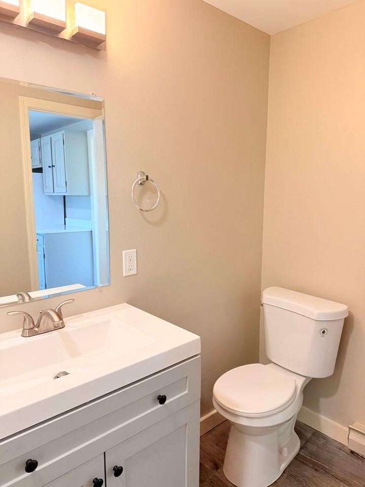 Pet-friendly Apartments for Rent in Hartford, VT! - Photo 4 of 21