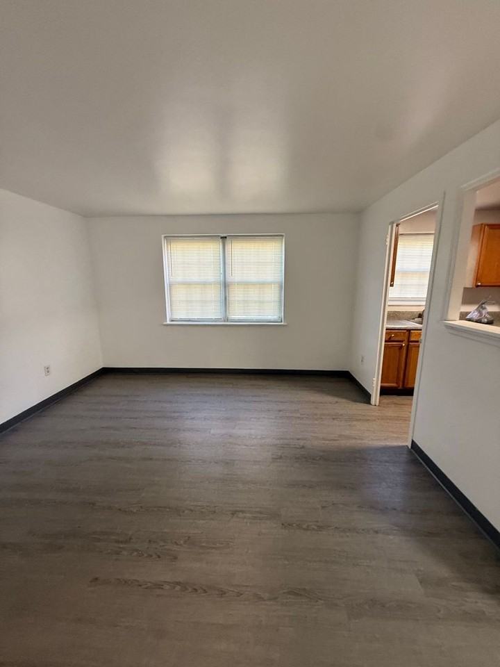 Madison Apartments - Photo 2 of 16