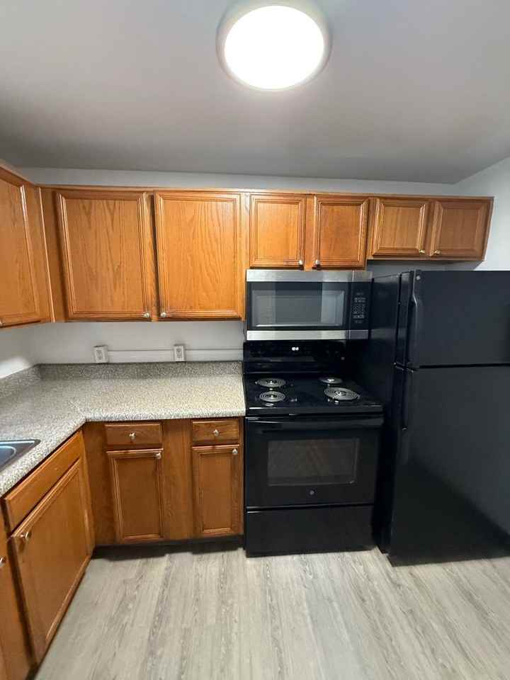 Madison Apartments - Photo 6 of 16