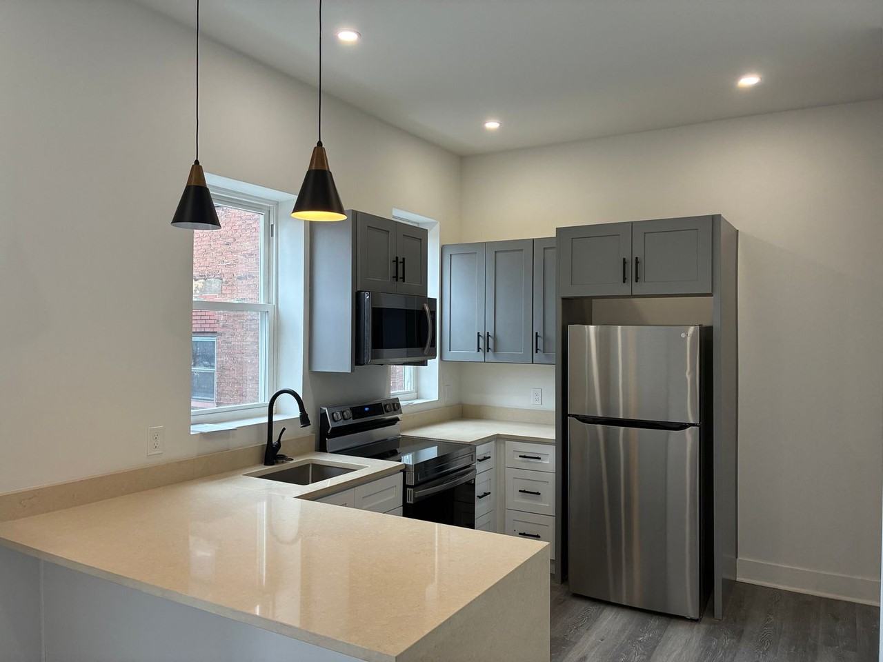 1539 Lowrie - Photo 4 of 29