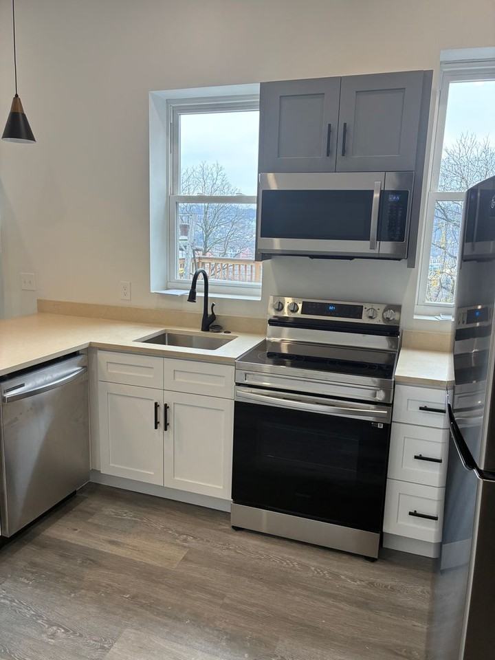 1539 Lowrie - Photo 7 of 29